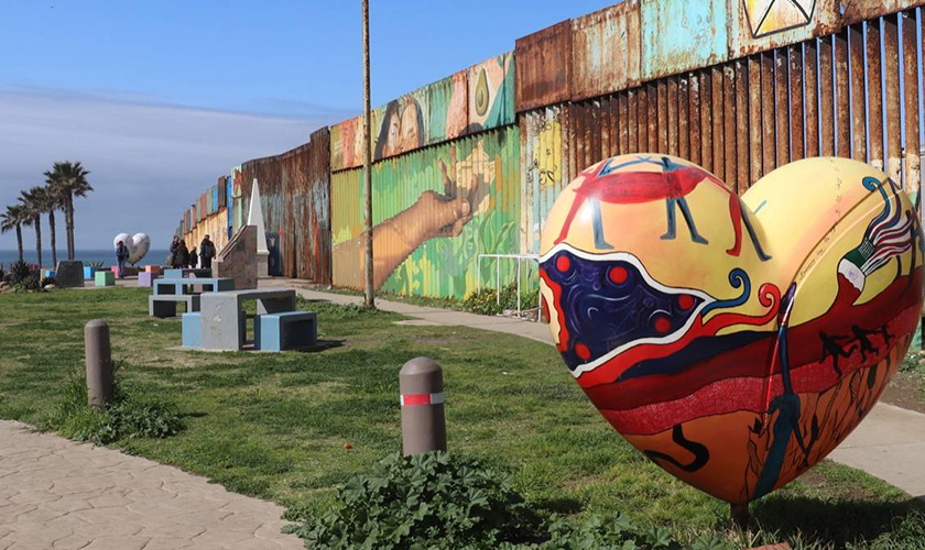 Muro fronterizo en Playas de Tijuana